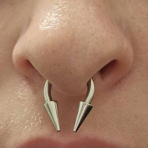 Petite Diameter THICK Gauge 12G (2.0mm) or 10G (2.5mm) Solid 316L Surgical Steel Horseshoe Spiked Septum Ring 3/8" 10mm Piercing Long Spikes