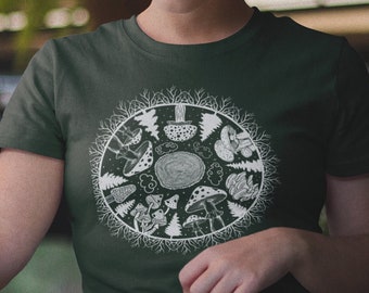 Magical Mushroom Forest Art shirt, esthetische paddestoel gedrukte tshirt, schimmel plant natuur kunst graphic tee, paddenstoel minnaar cadeau mysterieuze top
