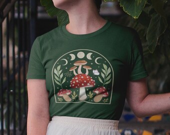キノコの自然の月の満ち欠けTシャツ、マジックキノコの天体アートシャツ、植物の植物菌類の森のアウトドアキャンプグラフィックユニセックストップ