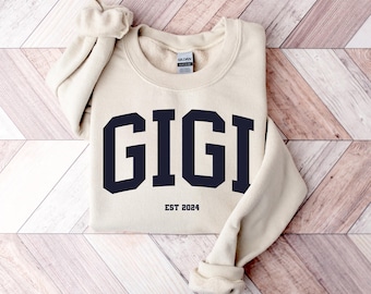 Custom Gigi Sweatshirt, Personalised Gigi Varsity Est Date Crewneck, Pregnancy Reveal Jumper, Grandma To Be Sweater, New Grandmother Gifts