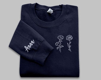 Sweat-shirt personnalisé avec fleurs pour le mois de naissance, fleurs sauvages brodées avec nom, pull à col rond, chemise à fleurs cottagecore, cadeau maman, papa et grand-mère