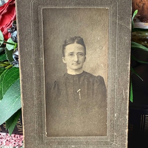 Antique cabinet card