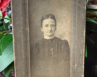 Antique cabinet card