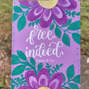 Libreta de 4 x 6 con diseño floral, pintada a mano y con versículos bíblicos gratuitos Juan 8:36