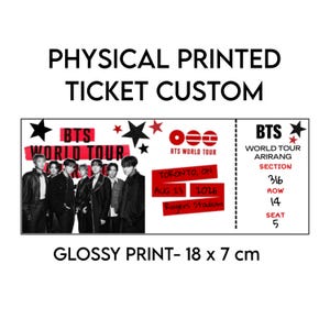 Op de afbeelding: Een glanzend 18 x 7 cm fysiek geprint ticket voor een BTS World Tour concert in Toronto op 23 augustus 2026 in Rogers Stadium. Het ticket bevat een groepsfoto van zeven personen, zwarte sterren en stoelgegevens: sectie 316, rij 14, stoel 5.