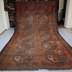 幾何学模様の赤いヴィンテージ トライバル キリム ラグ - Rug & Kilim