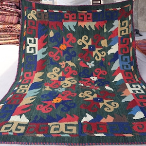 4&#39;6x6&#39;7 ft Green Vintage Suzani Rug, Handmade Suzani Kilim, Wall decor, Birds Pictorial Rug, Textile Suzani, Flatweave Uzbek Suzani Carpet