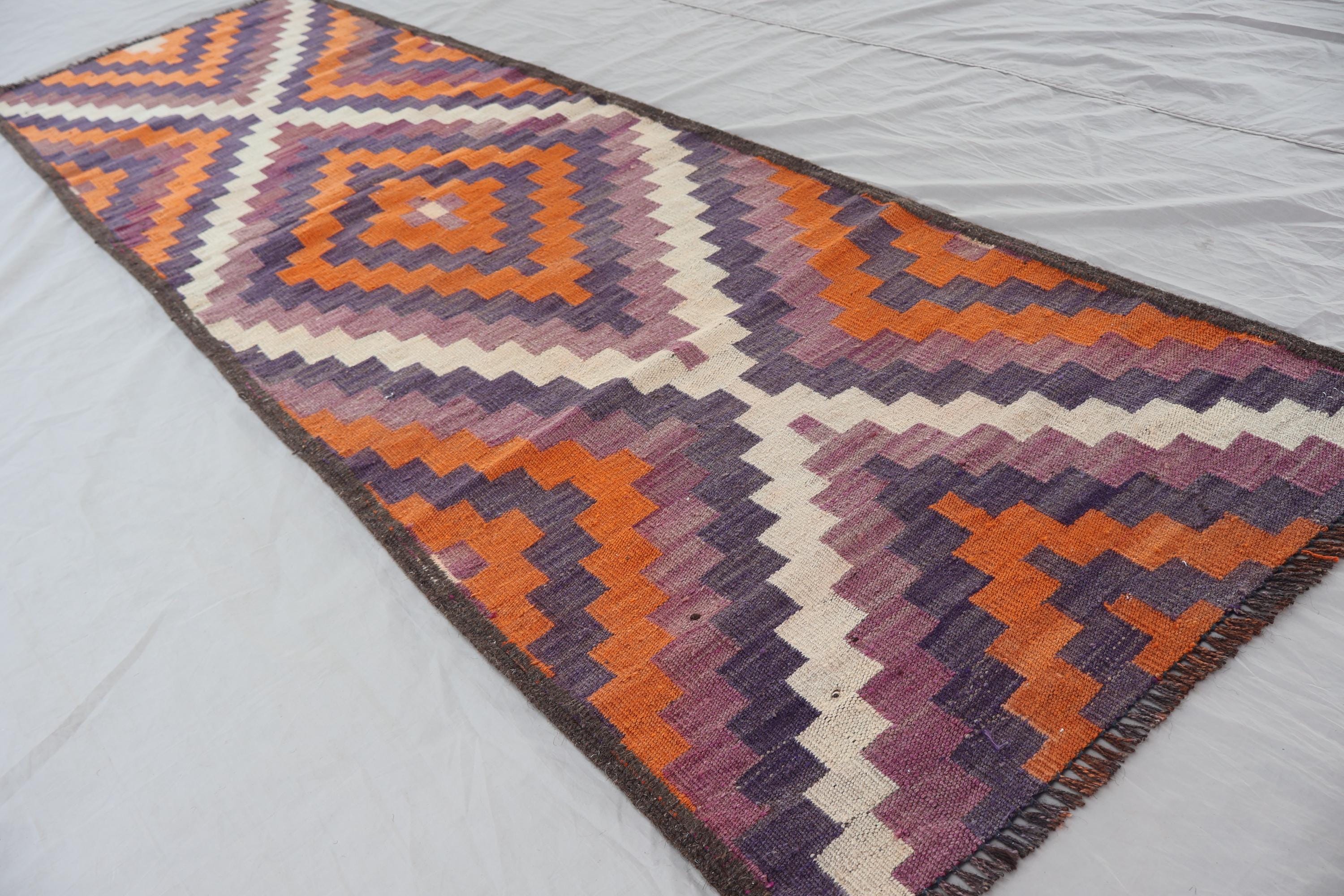 2'4 x 8フィートのヴィンテージランナーラグ、幾何学模様の