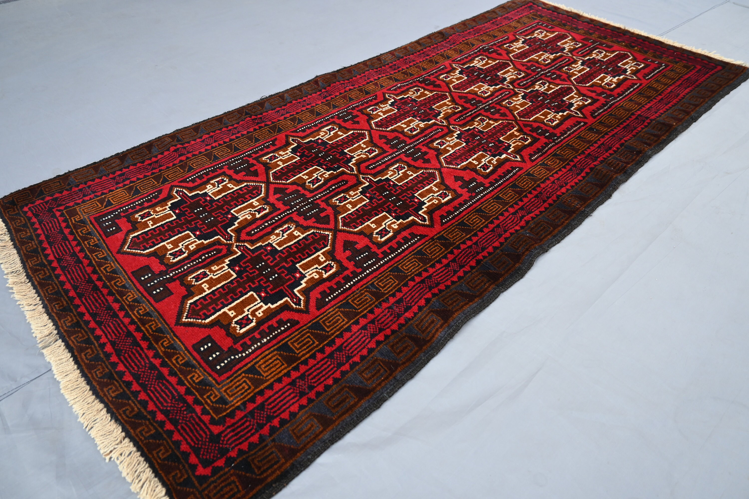 1970 年代のアンティーク 2'7 x 6 フィートのランナー ラグ