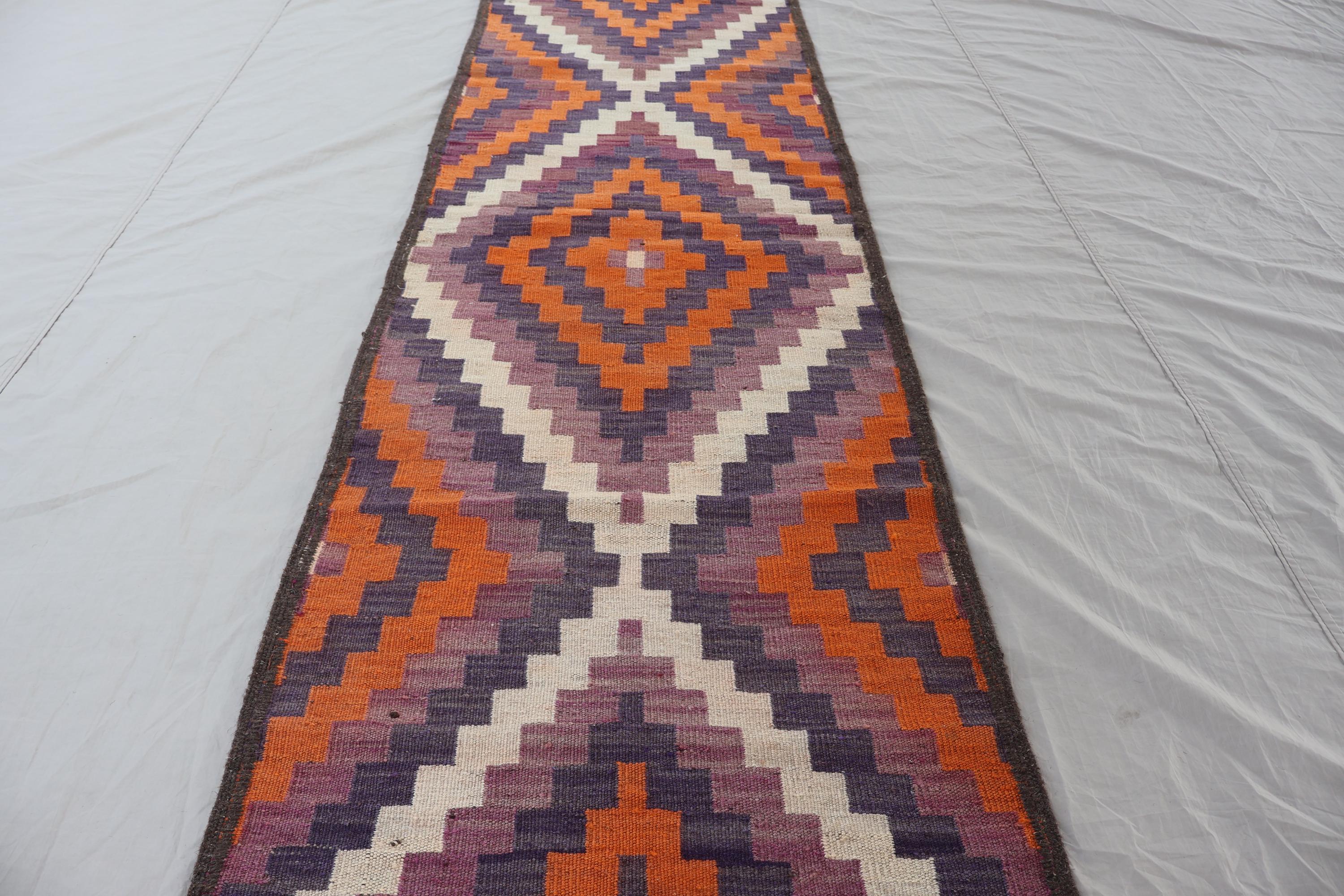2'4 x 8フィートのヴィンテージランナーラグ、幾何学模様の