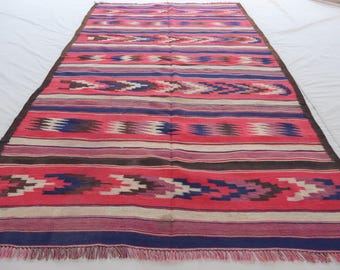 Tapete antigo dos anos 1940 5x9'8 pés Tapete feito à mão Tapete Kilim Flatweave vintage afegão, Tapete Boho tribal turcomano, Tapete oriental vermelho roxo, Corredor de corredor
