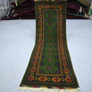 Alfombra verde de 2x7 pies, 2'3x6'7 pies, afgana hecha a mano, de lana suave y afelpada, teñida con tintes vegetales naturales, alfombra oriental turcomana, alfombra de cocina, alfombra de pasillo.