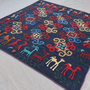 5&#39;7x5&#39;7 ft Square Embroidery Rug, Dark Navy Antique Uzbek Suzani Rug, Handmade Tapestry Pictorial, Oriental Vintage Carpet, Wall Hanging Rug