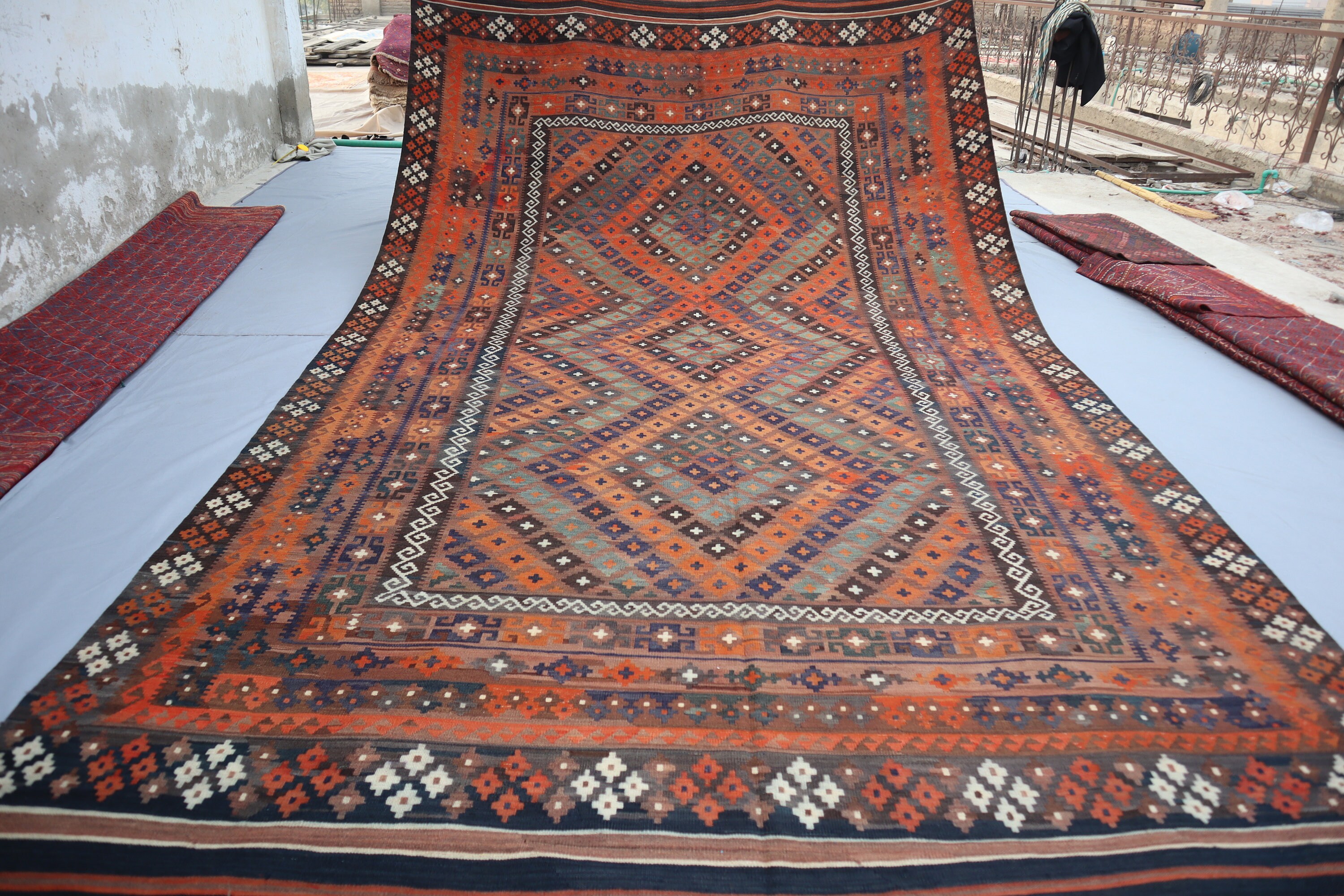 vintage rug, 174        【1777】 Vintage 1950's Southcentral Persia Shiraz rug - 7' x 11'