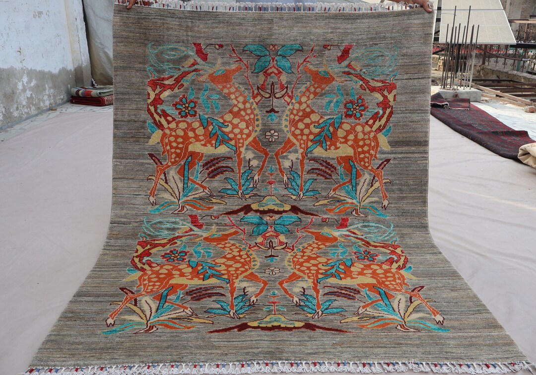 5x6'4 Ft Animal Pictorial Rug, Afghan Hand Knotted Rug, Natural Gray ...