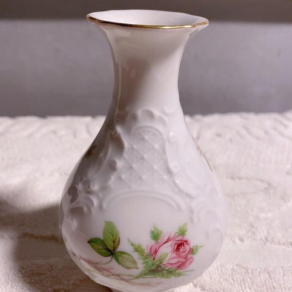 Vintage Lindner hand made (Handarbeit) small Vase Moosrose W. Germany