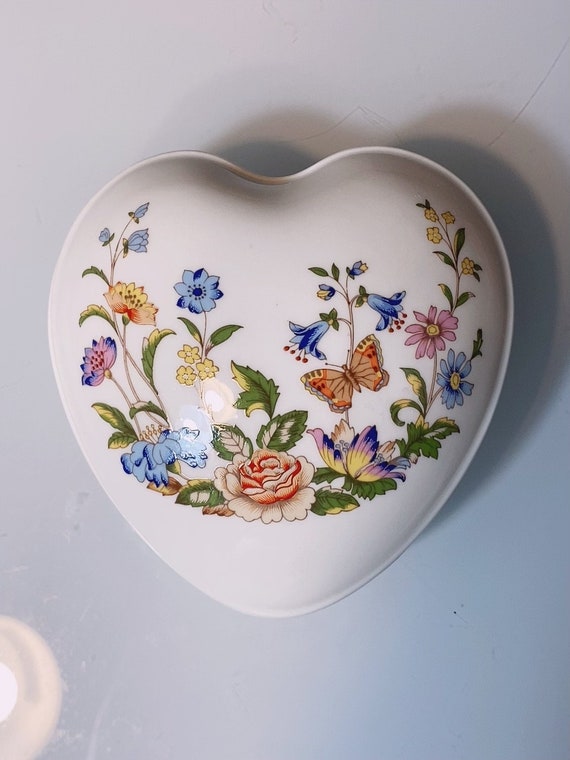 Aynsley Fine Bone China "Cottage Garden" Heart Shaped Trinket Box/Vanity Dish