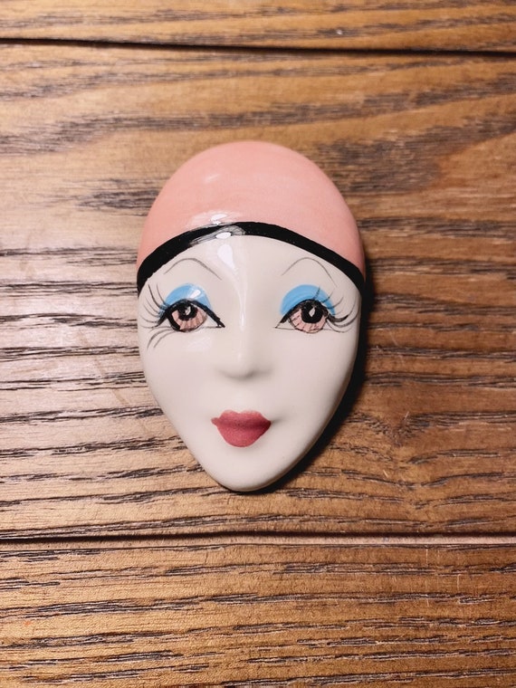 Art Deco handmade ceramic flapper lady face brooch