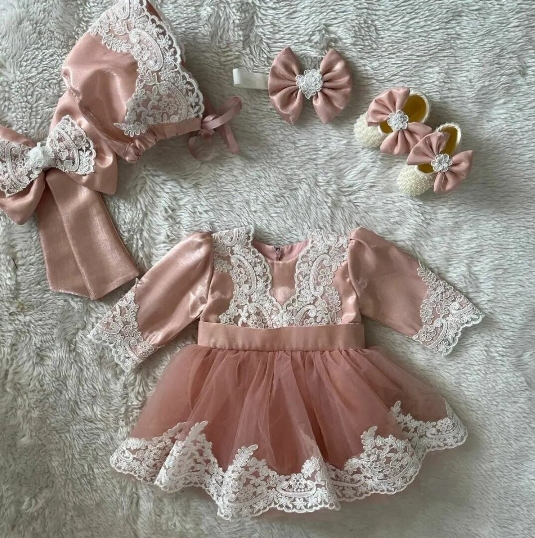 Abito battesimo bimba con tulle e fiori in vita
