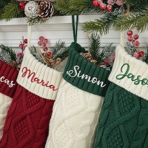 Medias navideñas familiares 2024, medias navideñas personalizadas, medias navideñas rojas personalizadas, medias personalizadas con nombre, decoración de medias con monograma