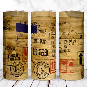 Vaso de caja de carga Envoltura de vaso Cartero PNG Vaso delgado de 20 oz Caja de carga Envío Postal Vida Sublimación Diseño digital sin costuras Descarga instantánea