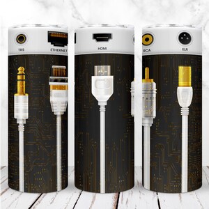 Może przedstawiać: Cztery różne rodzaje złączy kablowych na czarnym i złotym tle. Złącza są oznaczone jako TRS, Ethernet, HDMI, RCA i XLR.