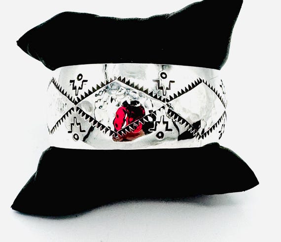 Navajo Wilbur Tracy (signed "Tracy") hammered &etched sterling silver cuff