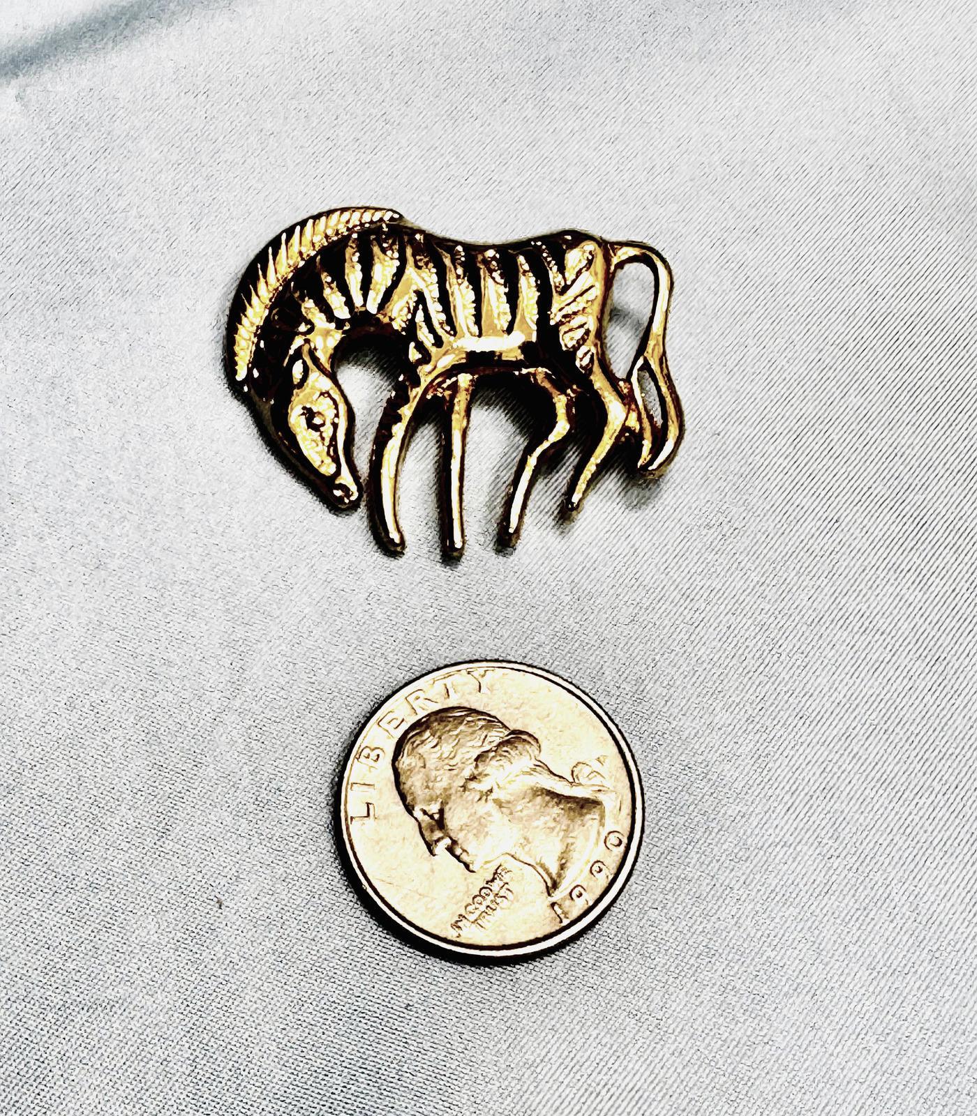 1970年代｜アメリカ｜マザーオブパールゼブラ Vintage 1970's to 1980's Gold Tone Zebra Pin/brooch - Etsy Israel