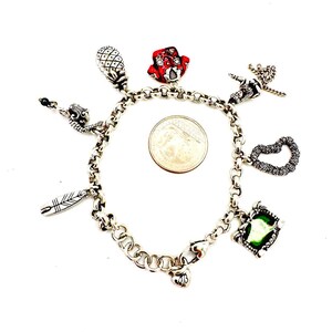 Pulsera de dijes Brighton chapada en plata con temática hawaiana (modelo descatalogado) - 7 dijes imagen 6