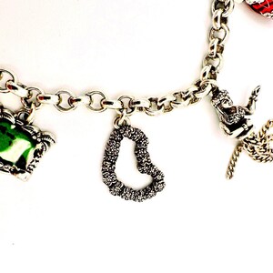 Pulsera de dijes Brighton chapada en plata con temática hawaiana (modelo descatalogado) - 7 dijes imagen 4