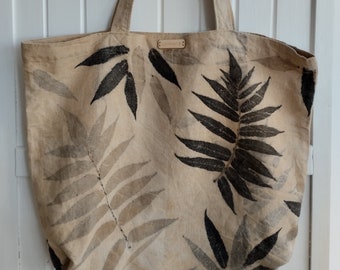 Bolsa de lino teñida ecológicamente, naturalmente con hojas, ecoimpresión