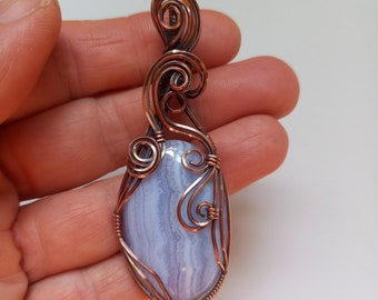 Calming down - large, elegant copper pendant with lace agate