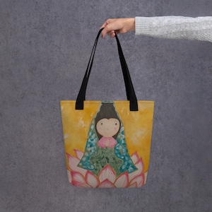 Heilige Jungfrau Maria auf Blumen inspirierte Tasche | Entworfen von MarthaByMaity