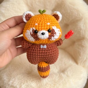 Haakpatroon rode panda keychan, schattige amigurumi wasbeer pluche doe-het-zelf, schattig handgemaakt dierenspeelgoed, eenvoudige pdf-download