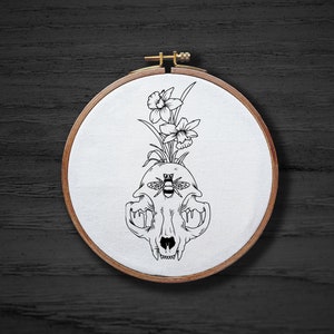 Skull With Flowers Hand Embroidery Pattern , Animal Skeleton Hand Embroidery Pattern , Goth Halloween Embrodiery DIGITAL Pattern PDF