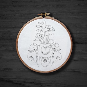 Skull With Flowers Hand Embroidery Pattern , Animal Skeleton Hand Embroidery Pattern , Goth Halloween Embrodiery DIGITAL Pattern PDF