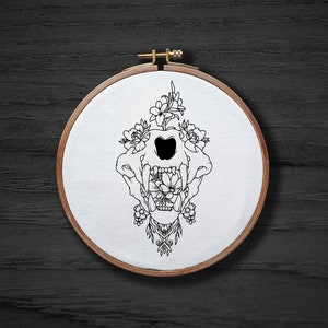 Skull With Flowers Hand Embroidery Pattern , Animal Skeleton Hand Embroidery Pattern , Goth Halloween Embrodiery DIGITAL Pattern PDF