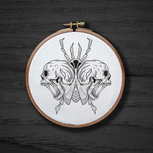 Käfer Schädel Hand Stickmuster, Skelett Käfer Hand Stickmuster, Creepy Gothic Insekt Stickmuster DIGITALE Muster PDF