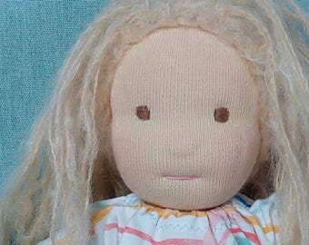 Handgemachte Stoffpuppe, 30 cm, Unikat, nach Art der Waldorfpuppe aus Naturmaterialien gefertigt, versandbereit