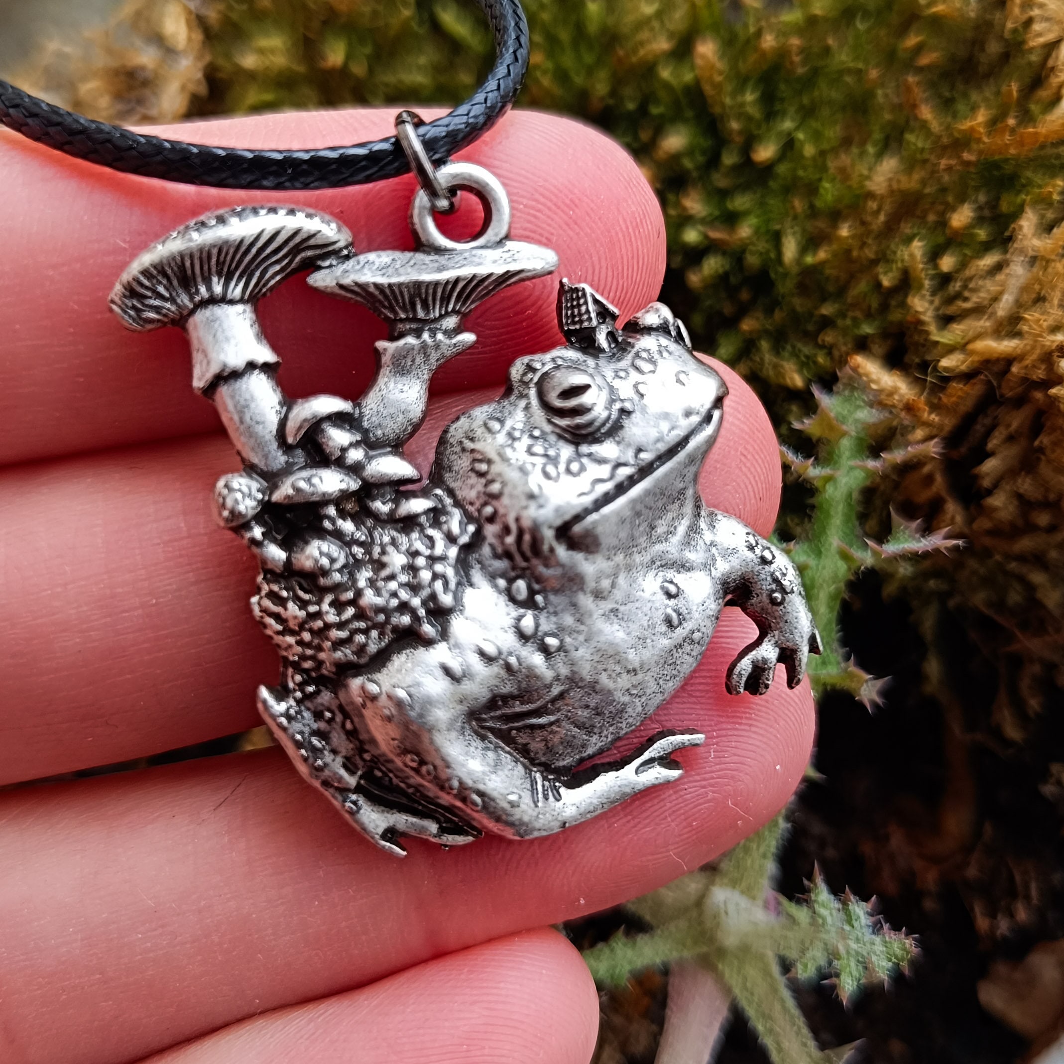 Colar sapo com pingente de cogumelos, presente para amantes da natureza, para homens e mulheres, floresta de fadas