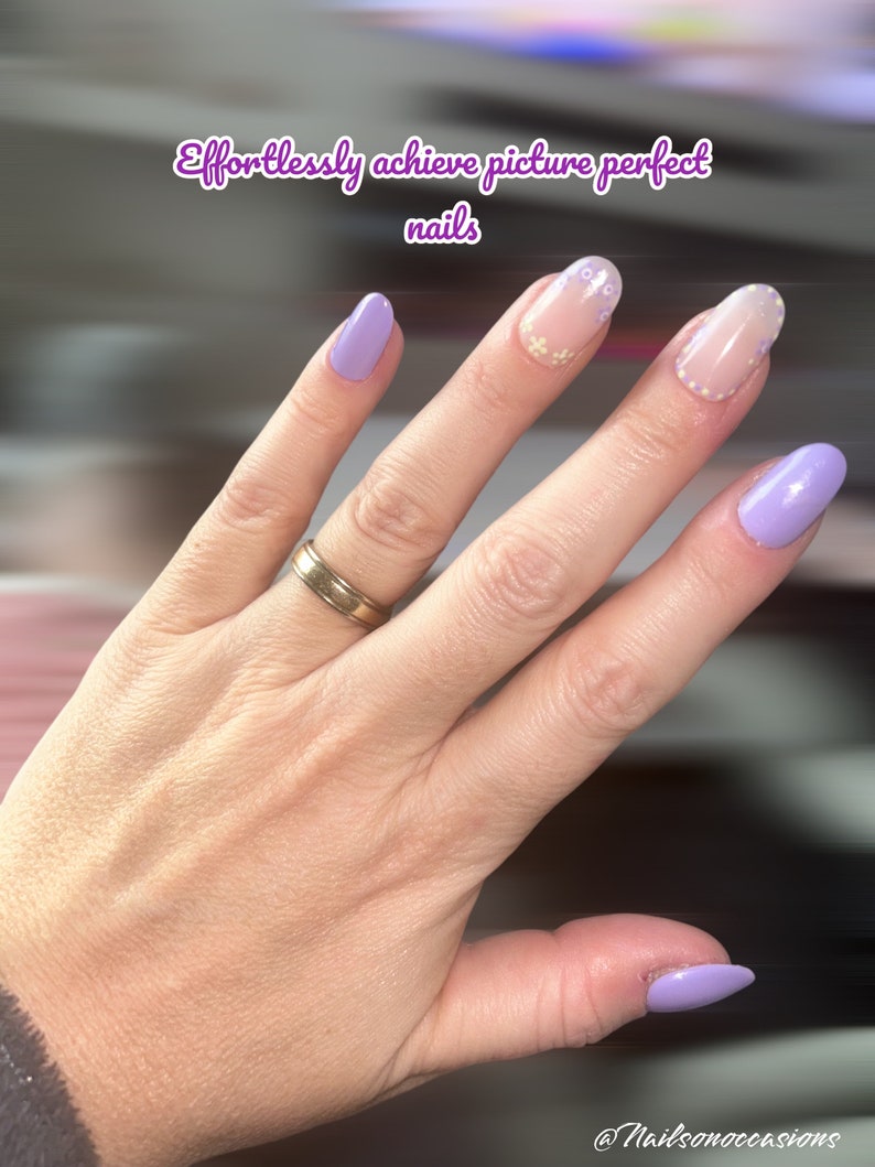 Handpainted Oval Press On Nails, Lilac Floral Design Polish, Clear Builder Gel, Minimalist & Chic, Free UK Shipping, Reuseable and Durable imagem 1