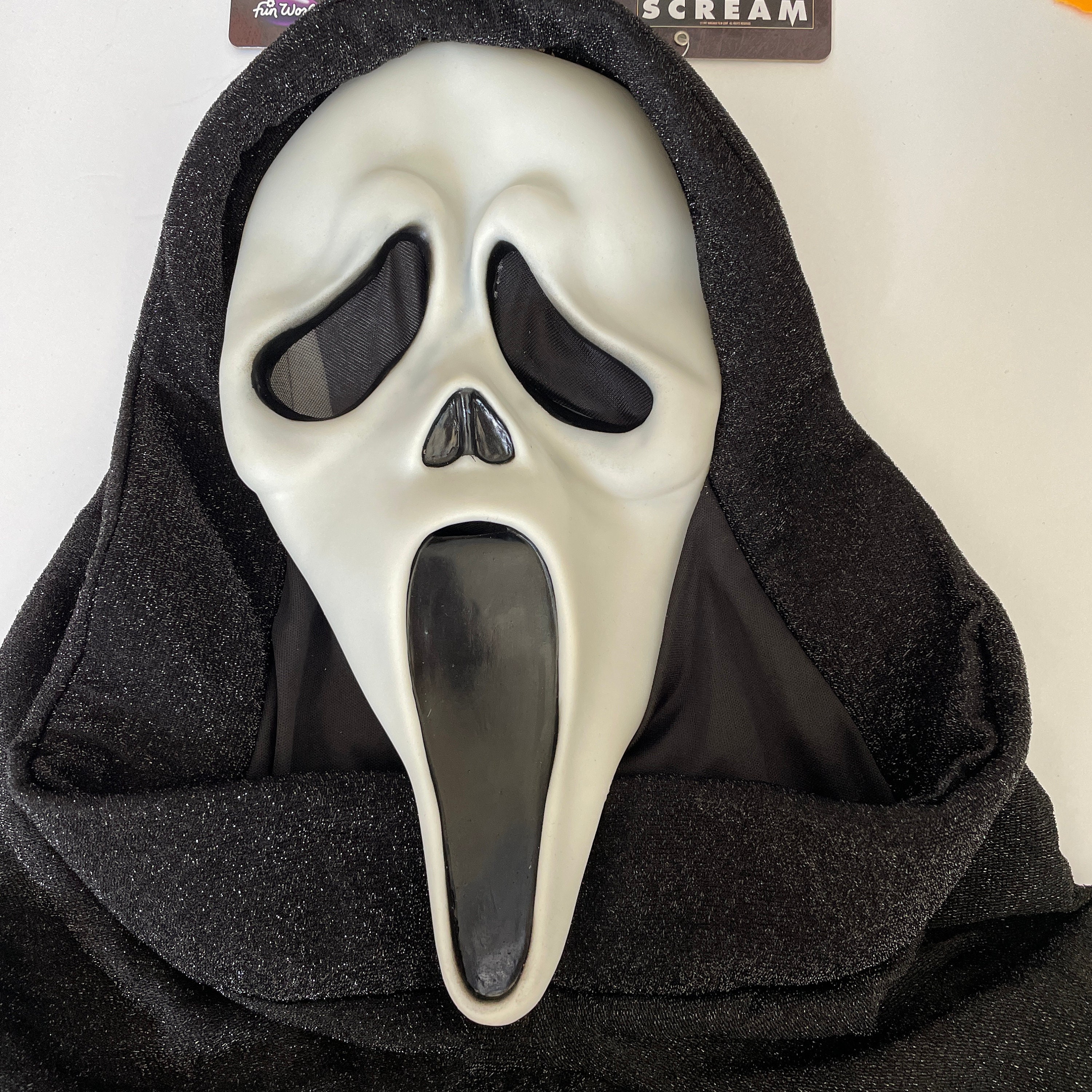 Scream' 25th Anniversary Of Ghostface Wanting to Know What's Your Favorite Scary  Movie