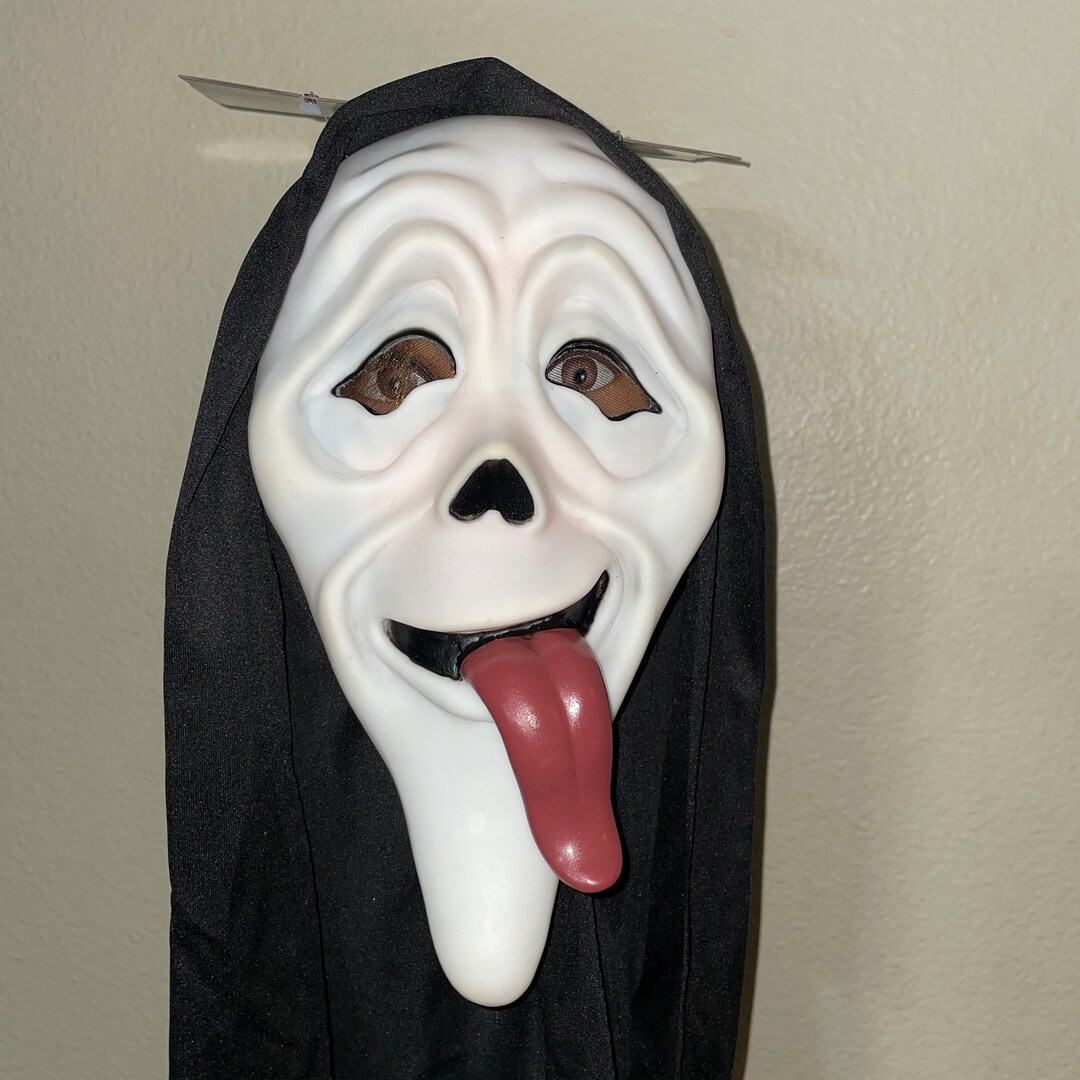 Scream Horror Movie Ghost Face With Pumpkin Mask – Black Enamel Metal Pin