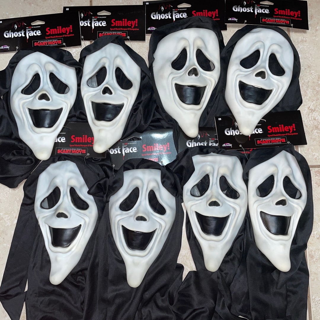 Scary Movie Smiley Ghost Face With Shroud Costume Mask With flaws NWT 