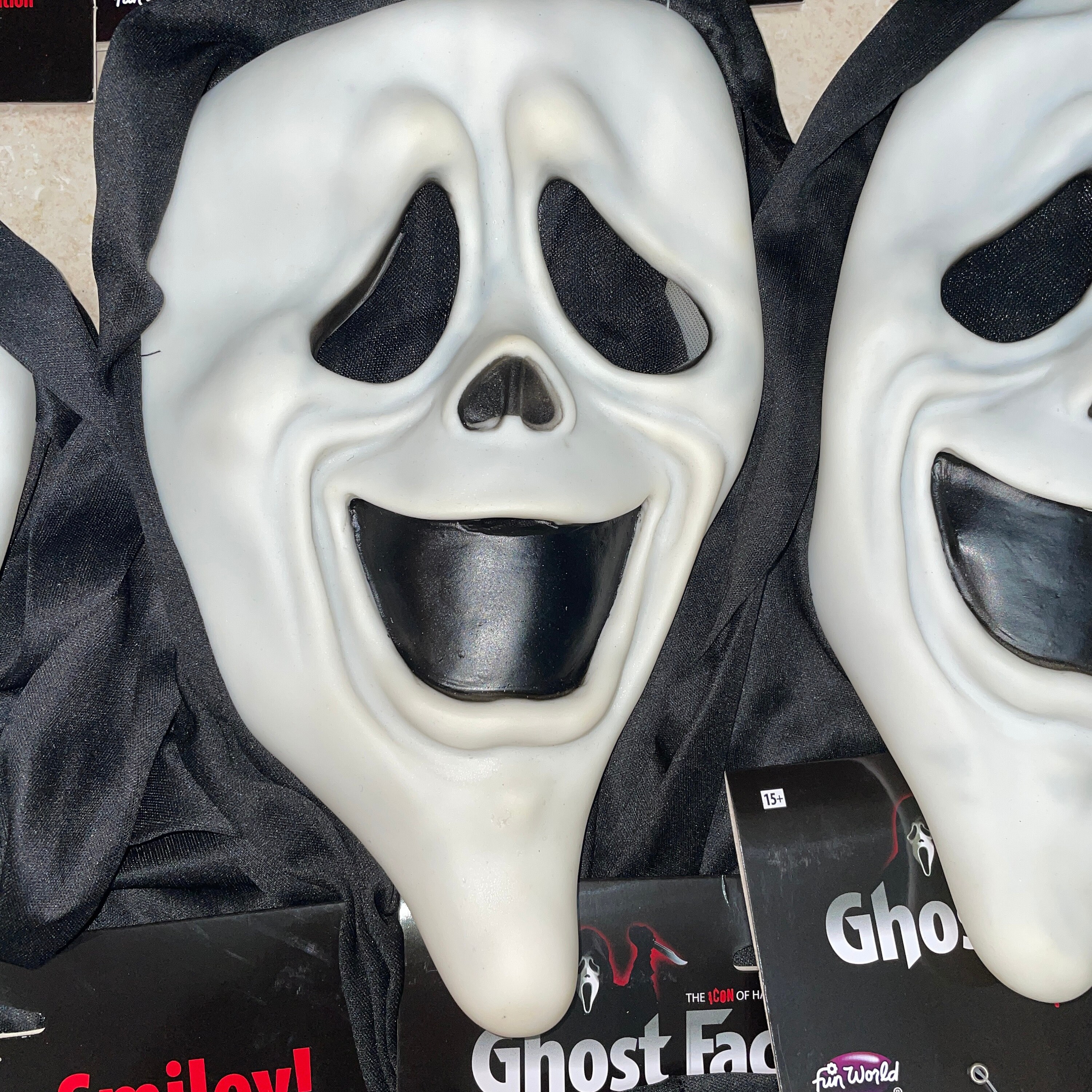 Scary Movie Smiley Ghost Face With Shroud Costume Mask With flaws NWT 