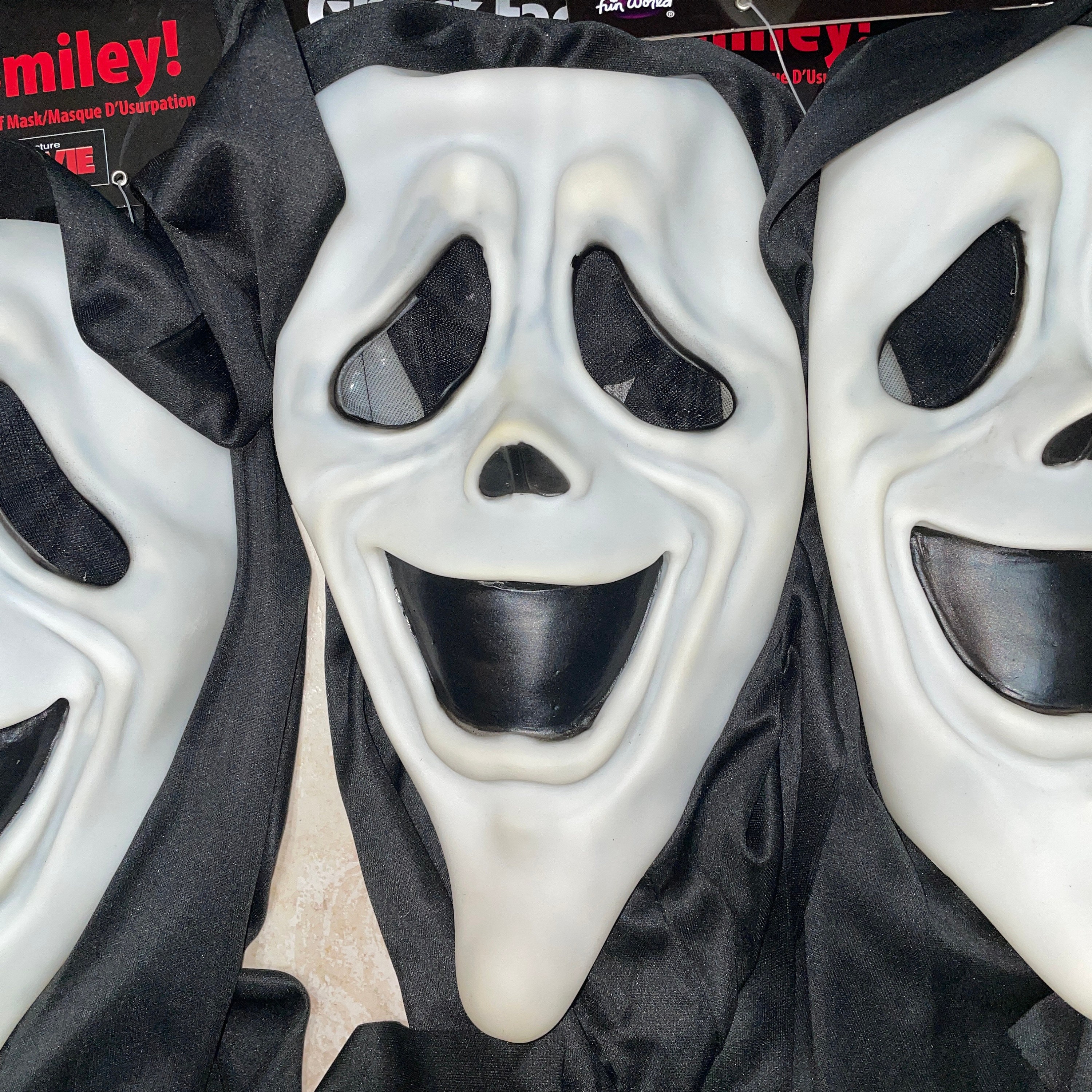 Scary Movie Smiley Ghost Face With Shroud Costume Mask With flaws NWT 