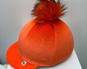 SXC Maßgeschneiderte benutzerdefinierte Samt Hut Seide Abdeckung Reithelm Schädel Kappe Reiter Vielseitigkeit Flo orange Kunstpelz Pompom Initialen gedruckt Hacking