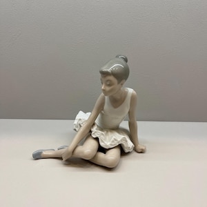 NAO Lladro Spain Lady Girl Woman Ballerina Dancer 6 Porcelain Figurine