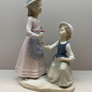 Lladro NAO 266 “My Two Girls Picking Flowers” Figurine – Vintage Porcelain, One Girl Missing Bouquet