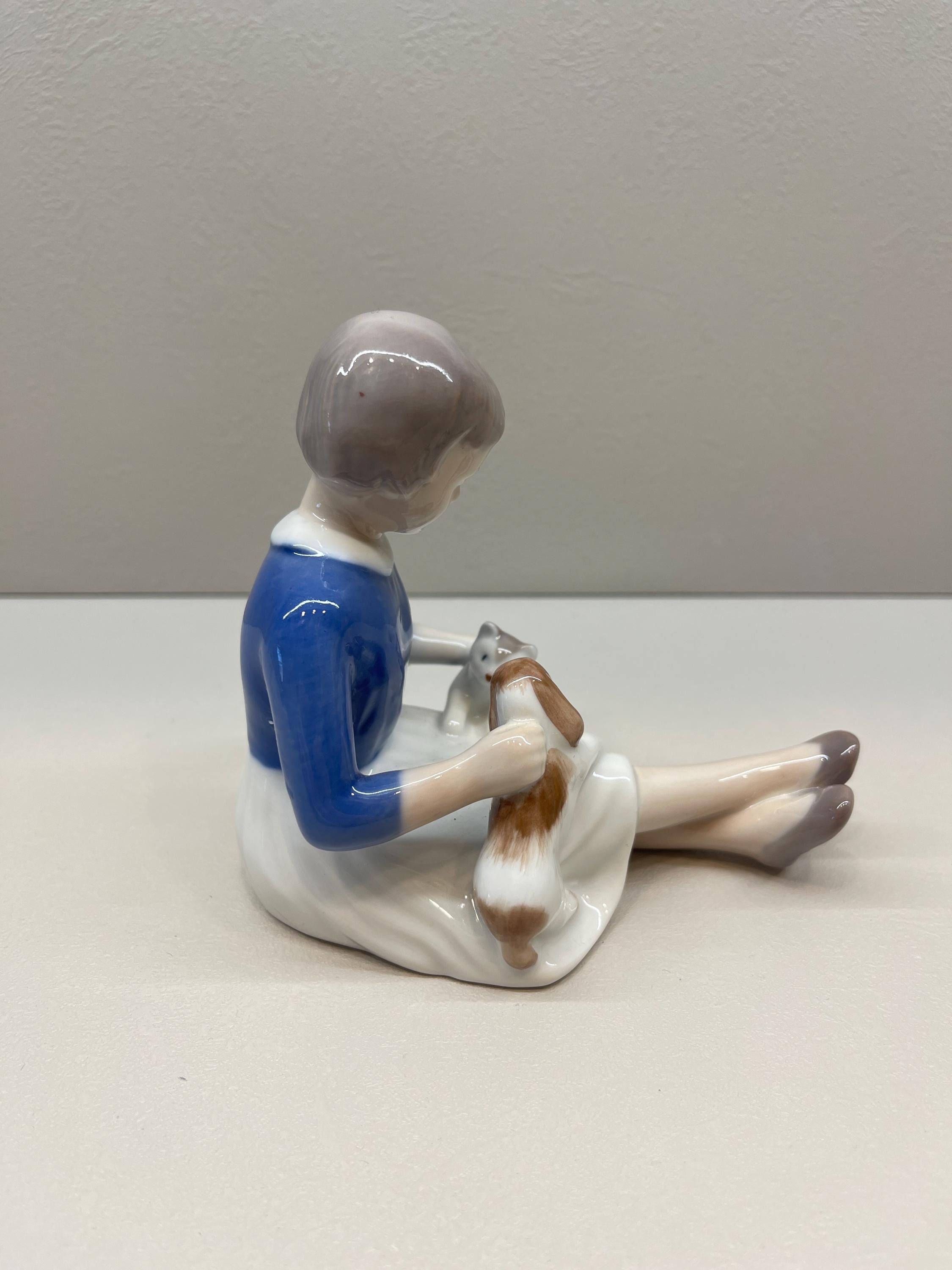 Bing & Grøndahl 2333 Girl With Cat and Dog Figurine | Vintage